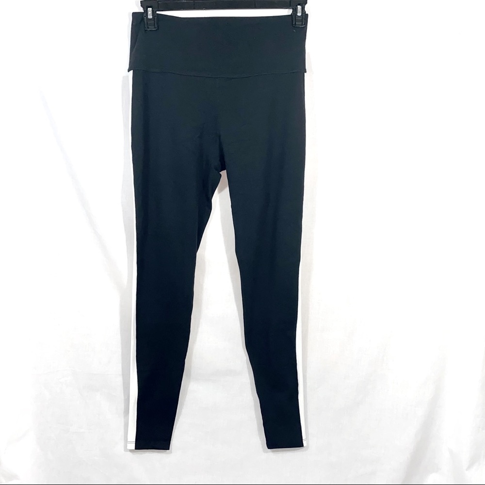Kate Spade x Beyond Yoga Blk White Stripe Leggings